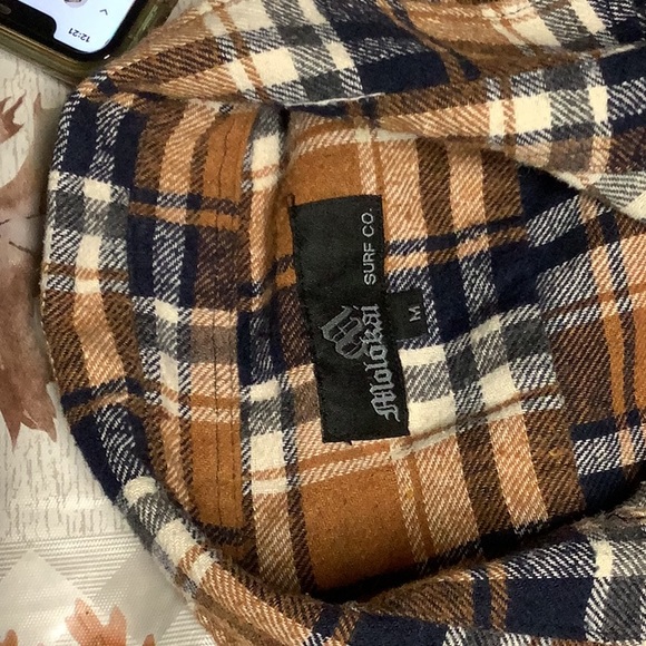 Molokai surf co. Flannel size medium - Picture 3 of 3